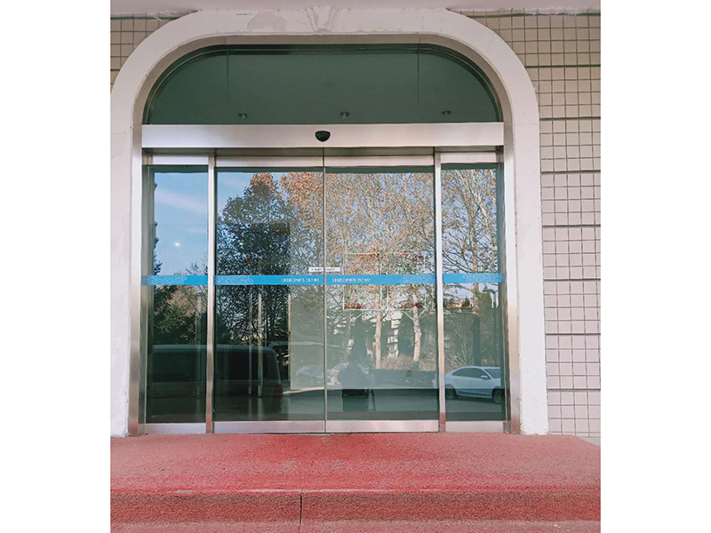 商场玻璃门安装案例